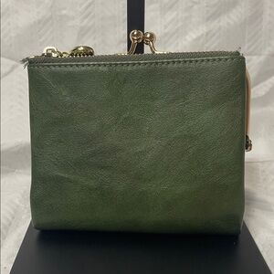 Elegant Green Leather Women's wallet